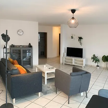 Bright With Balcony In Centre *