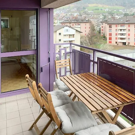 Bright With Balcony In Centre Apartamento